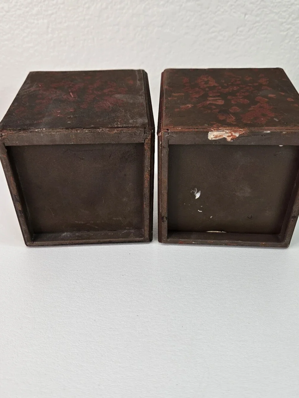 Vtg Cast Iron Songbird Sparrow Bookends Pair Red Paint Country Shelf Art Statues